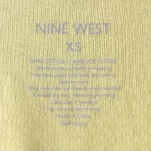 Nine West "Out of Office" 👋🏻 Graphic Tee (XS) - Picture 4 of 5